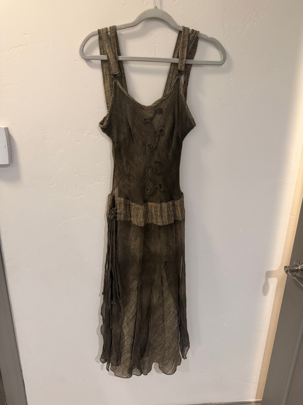 Women's Olive Green Sleeveless Vintage Dress with Textured Waist Witchy vibes